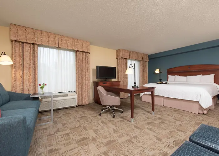 Hampton & Bloomington-normal Hotel 3*