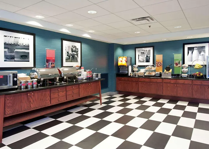 Hampton & Bloomington-normal Hotel
