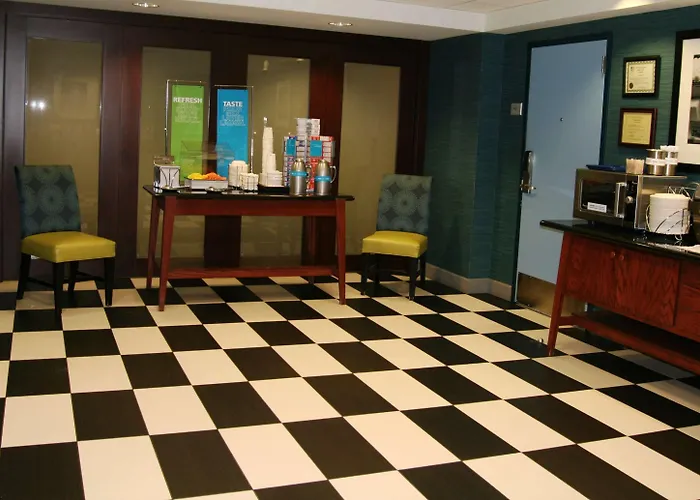Hampton & Bloomington-normal Hotel