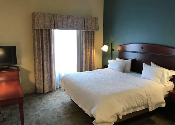 Hampton & Bloomington-normal Hotel