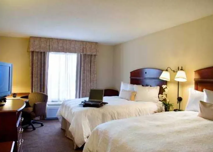 Hampton & Bloomington-normal Hotel